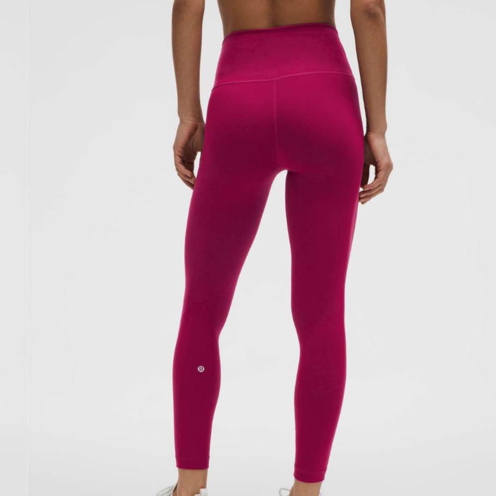 NWT lululemon Wunder Train High-Rise Tight 25". Size 8. Color Magenta Smoke